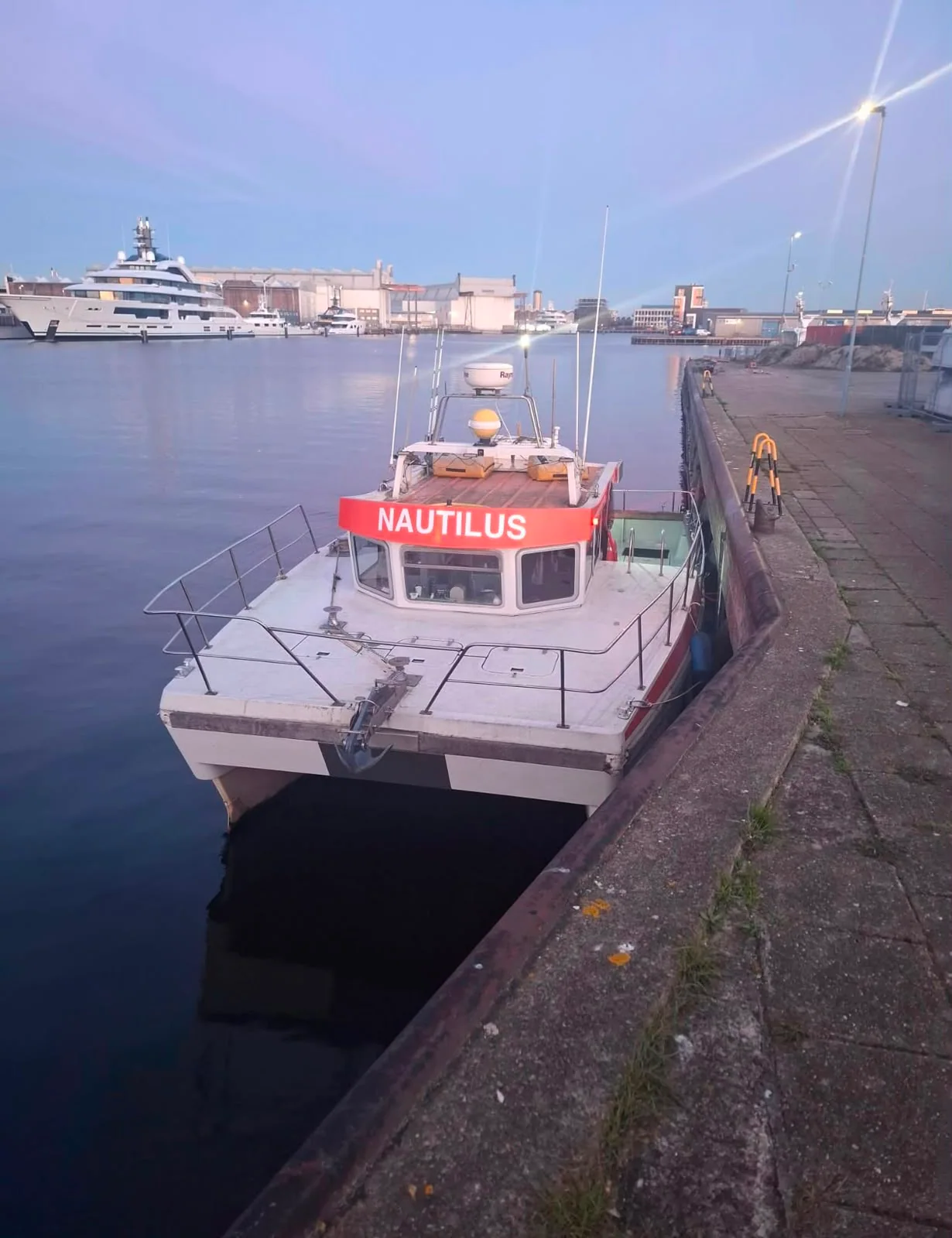 Nautilus afgemeerd in de haven van Vlissingen